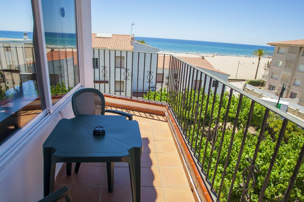 Hotel Comarruga Platja Екстер'єр фото