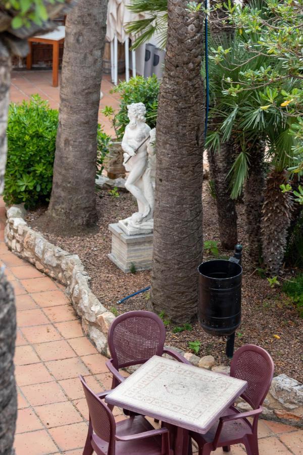 Hotel Comarruga Platja Екстер'єр фото